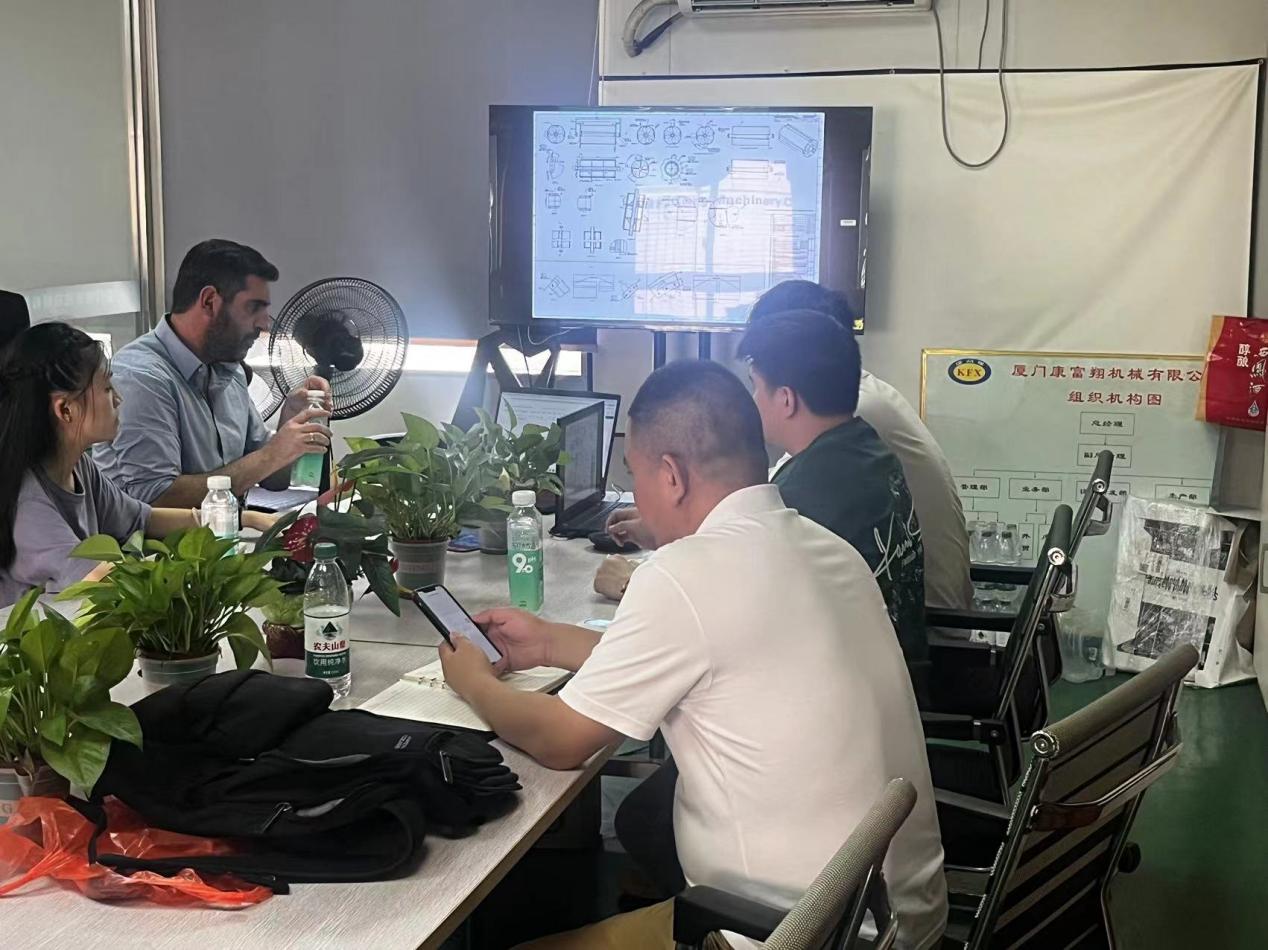 Perjalanan inspeksi pabrik pelanggan Israel di China: negosiasi proyek 400 poros dan pertukaran teknis